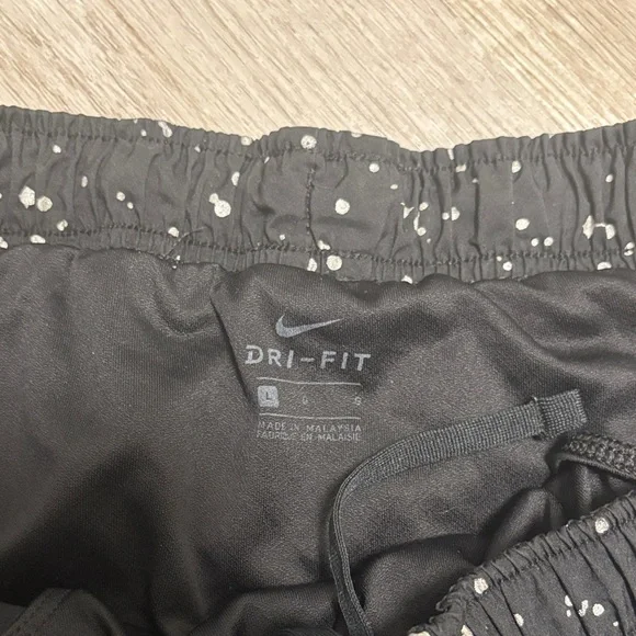 Nike Women's Black and White Star Pattern Shorts - Picture 2 of 2